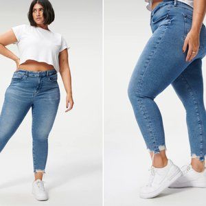 Good American Good Legs Crop - Chewed Hem Jeans - 22